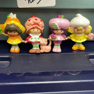 4 Vintage strawberry shortcake PVC miniatures